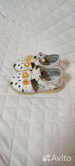 Сандалии для девочки 13,5 рр