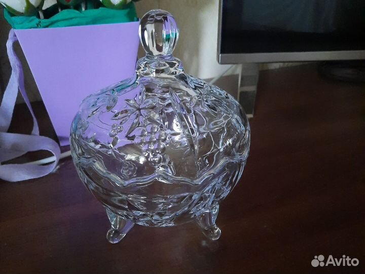 Ваза конфетница на ножках