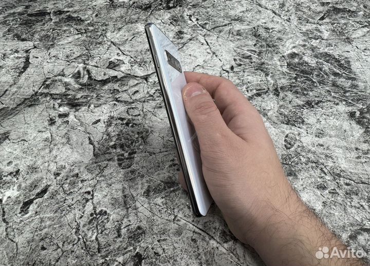 Samsung Galaxy S10, 8/128 ГБ