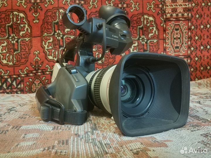 Видеокамера Canon DM-XL1e