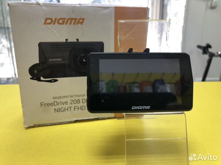 Видеорегистратор Digma FreeDrive 208 Dual Night FH