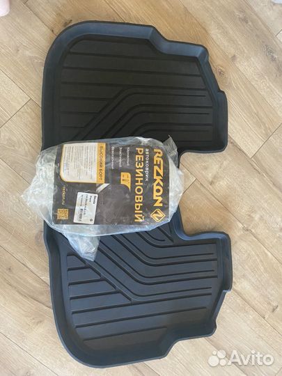 Коврик резиновый в машину на skoda. Новые