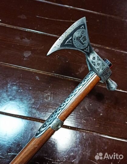 Щит и топор в стиле Викинг - Варяг