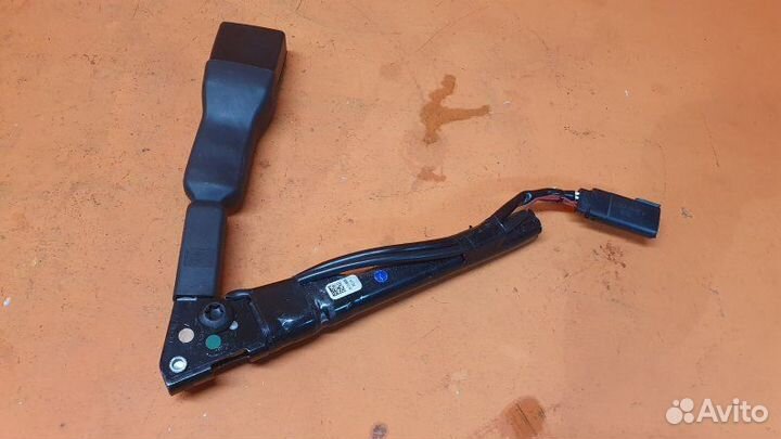 Замок ремня безопасности передний правый Ford