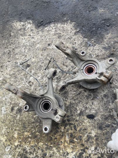 Поворотные кулаки Ford Fiesta 6 MK6