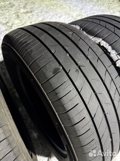 Kumho Ecsta HS52 215/55 R16