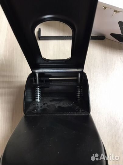 Дырокол 70 листов 2 отверстия