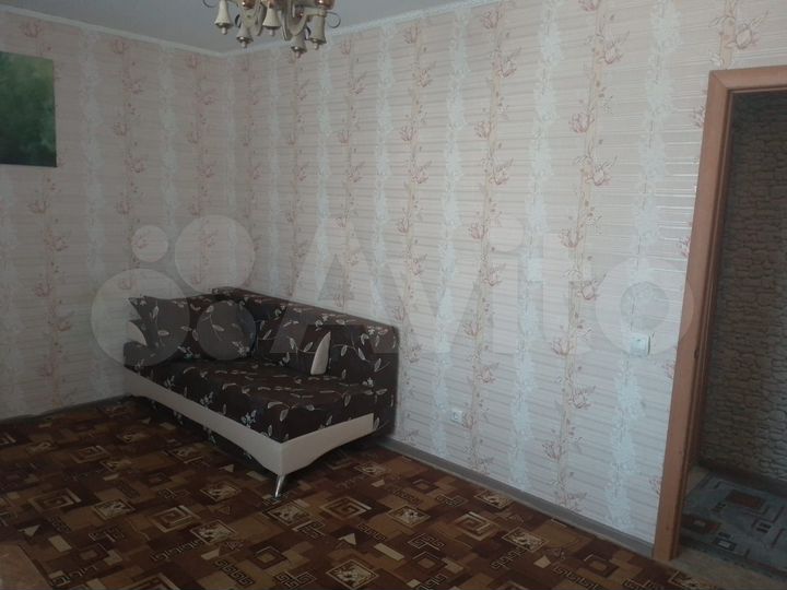 2-к. квартира, 42 м², 3/3 эт.