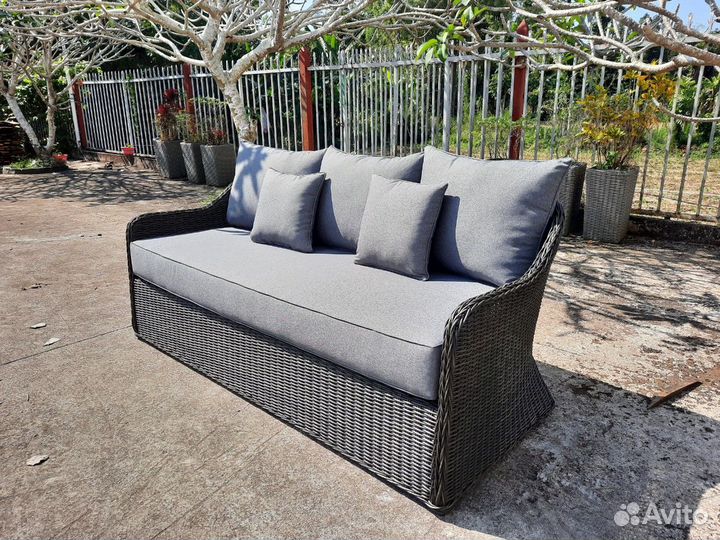 Диван садовый