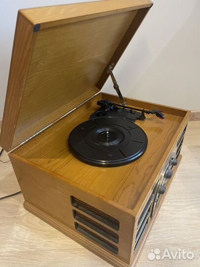 Универсалный проигрыватель