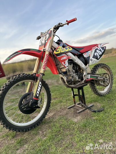 Кроссовый honda CRF 250R