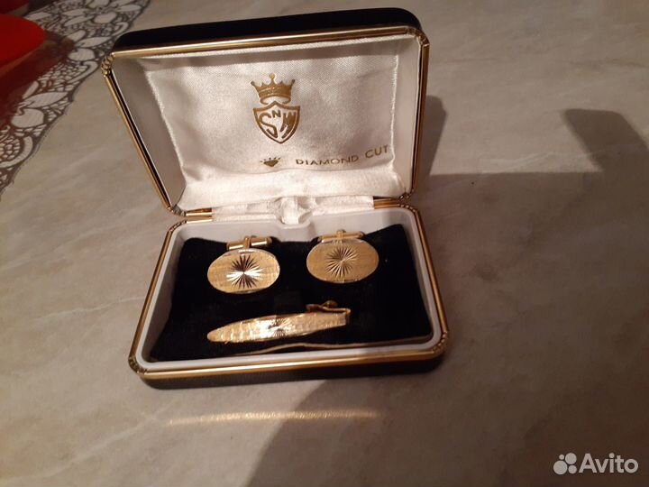 Набор запонки и булавка для галстука