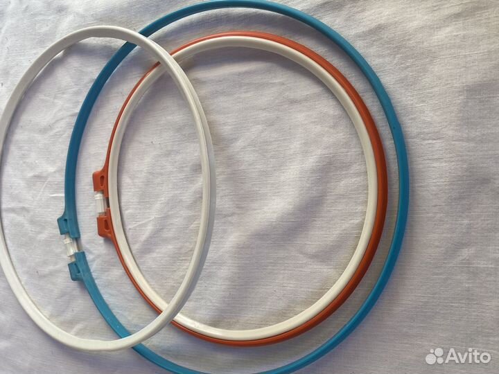 Пяльца 2шт с англ. булавками /иголоками, разное