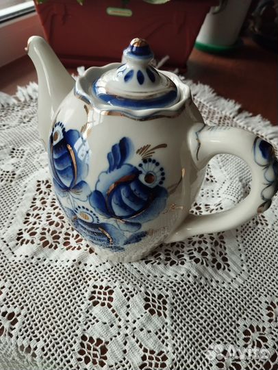 Чайник заварочный и фигурка лошадки Гжель