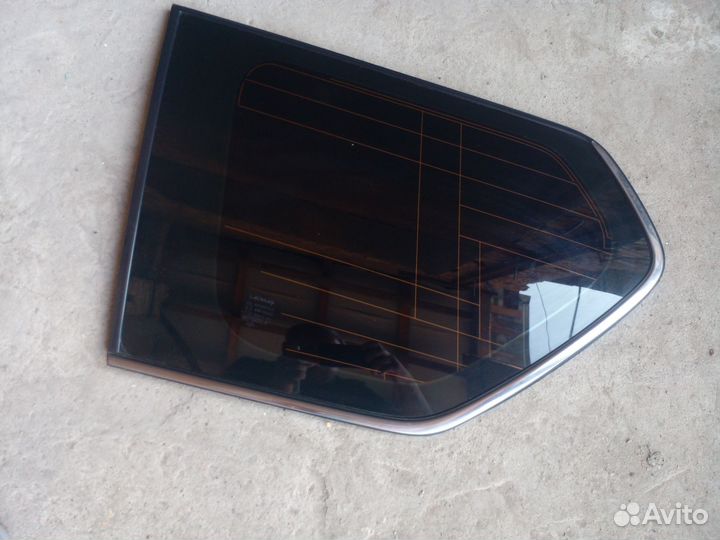 Стекло глухое левое Lexus GX460 2011 год