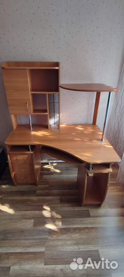 Компьютерный стол