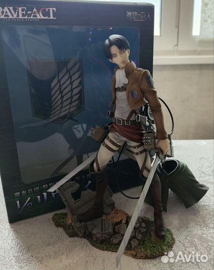 Фигурка Леви