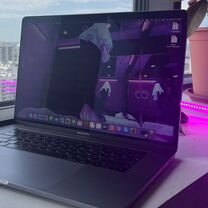 Macbook pro 15 2018 i7 16gb