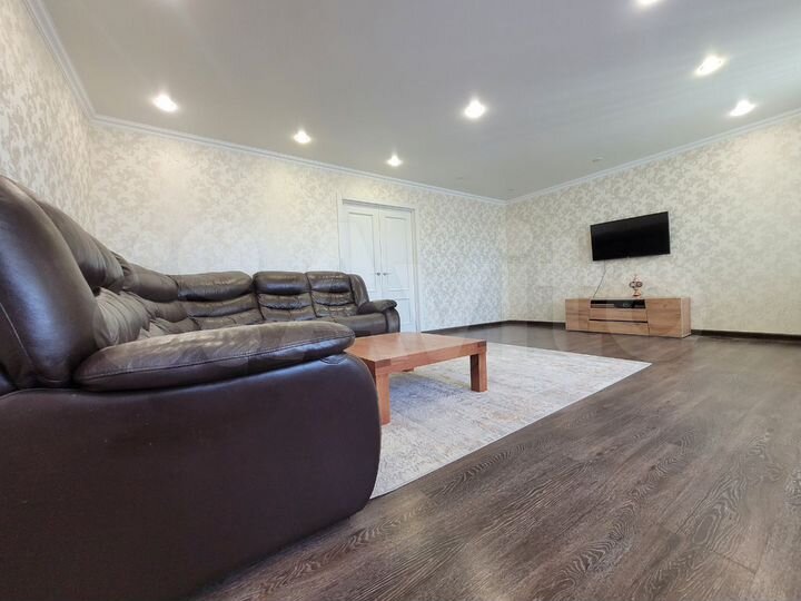 4-к. квартира, 131 м², 4/9 эт.