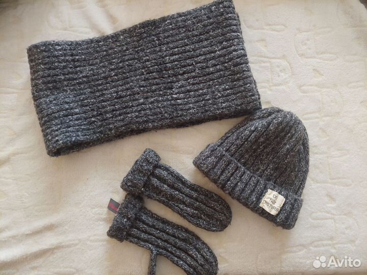 Зимний комплект шапка, шарф, варежки