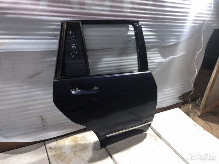 Дверь задняя правая Mercedes-Benz