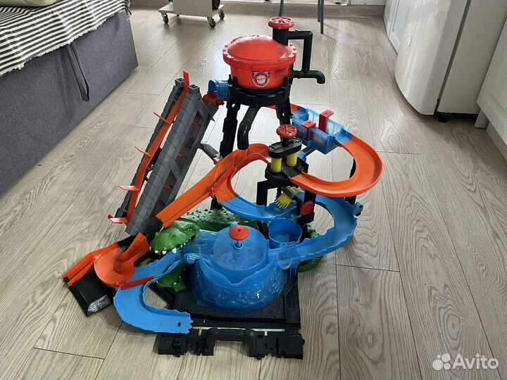 Hot Wheels Mega Автомойка City