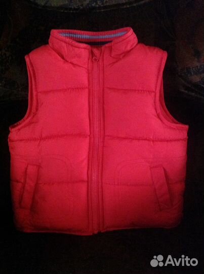 Б/У безрукавка на девочку или мальчика 6-9 мес