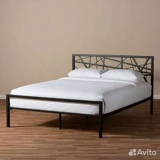 Кровать из металла