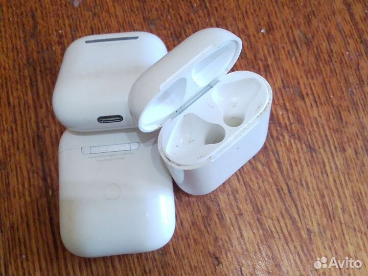 Кейсы от наушников AirPods
