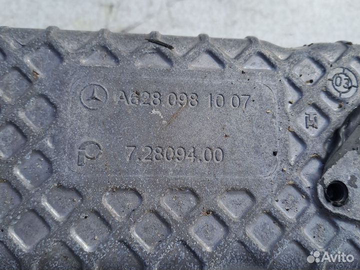 Крышка мотора Mercedes OM 628. 400cdi