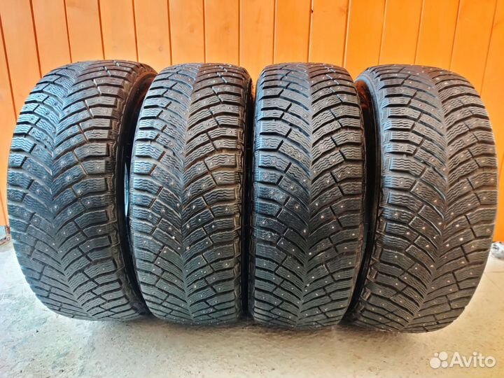 Michelin X-Ice North 4 215/55 R18 99T