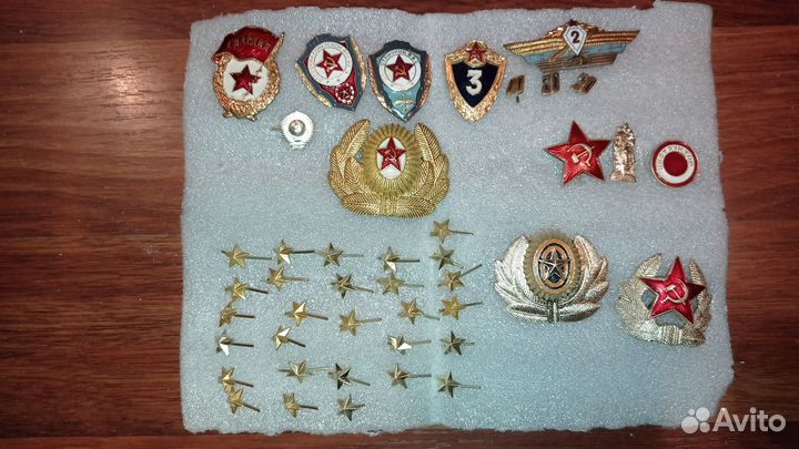 Кокарды, значки, звездочки