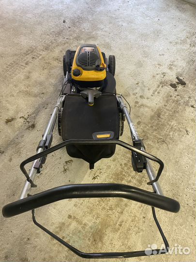 Газонокосилка бензиновая Stiga Twinclip 50S