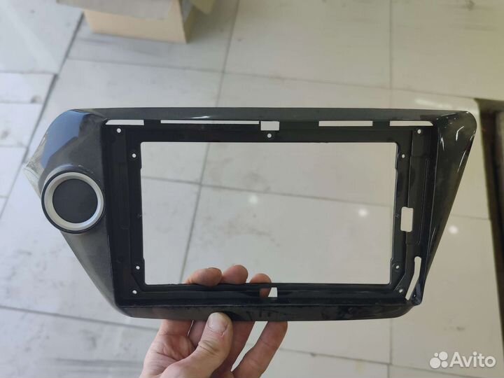 Рамка магнитолы Kia rio 3