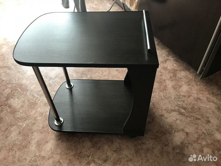 Продам стол