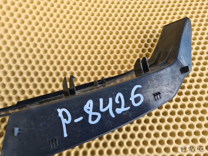 Накладка фонаря задняя левая Infiniti M25 M37 M56