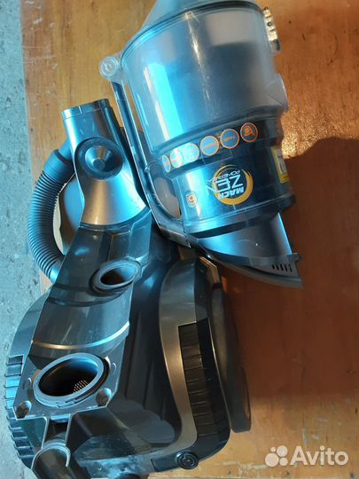 Пылесос VAX модель С90- MZ- F-R 1600 W