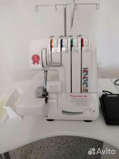 Швейная машинка. Оверлок