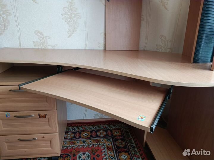 Компьютерный стол