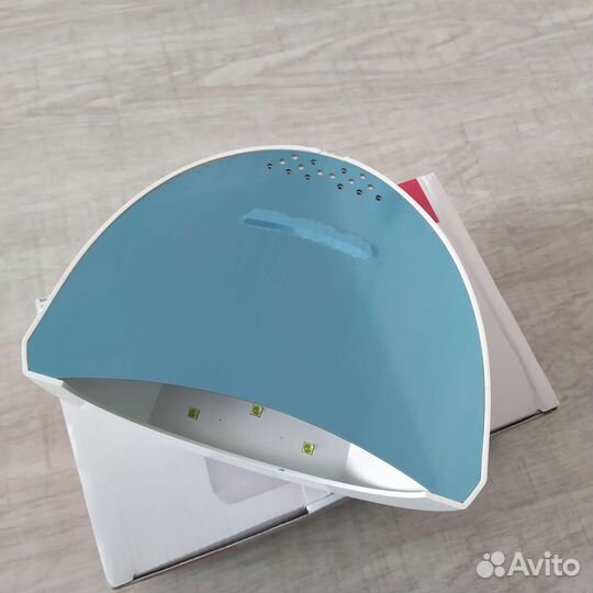 LED/UV лампа для маникюра