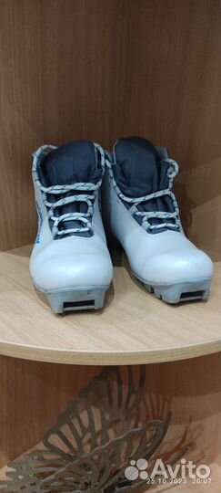 Лыжные ботинки