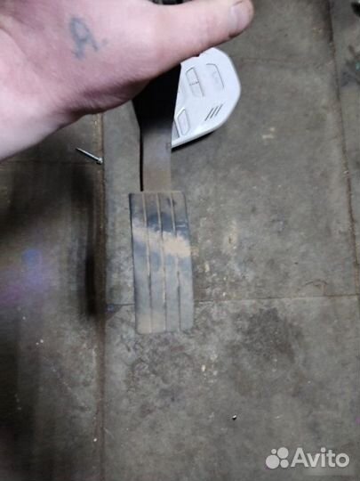 Педаль газа Лада Ларгус Кросс