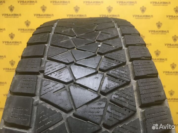 Bridgestone Blizzak DM-V2 205/70 R15 96S