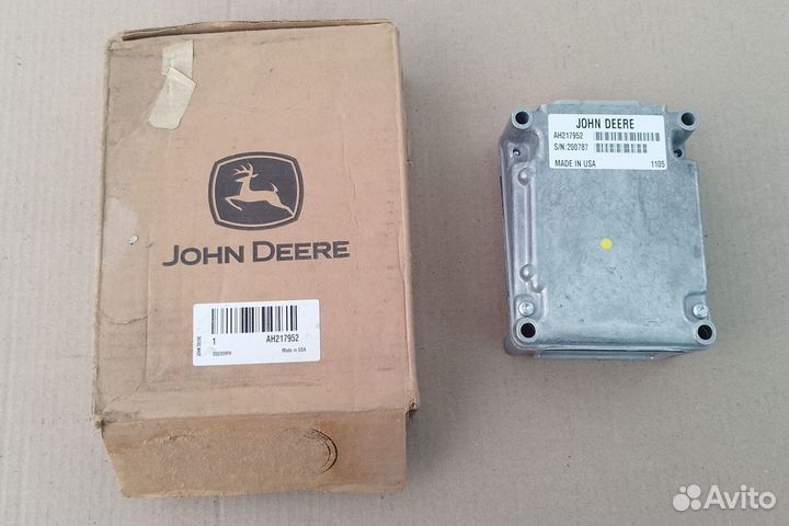 John Deer AH217952 Электрон. блок управления