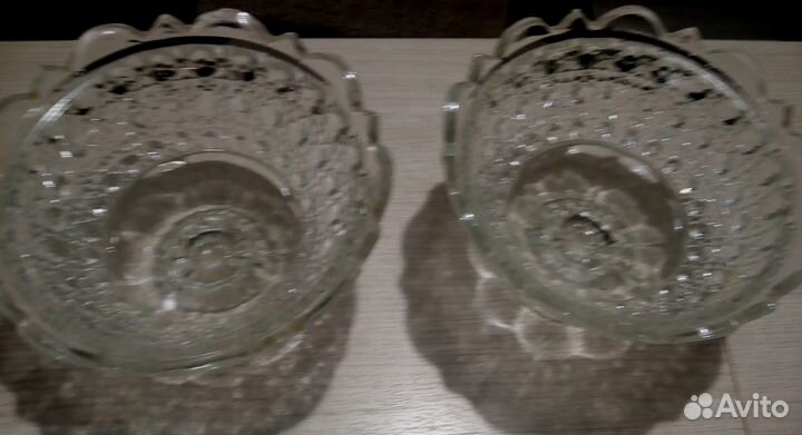 Стеклянные вазы на подставке времен СССР