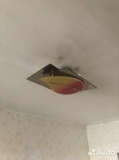 Светильник потолочный в форме листка