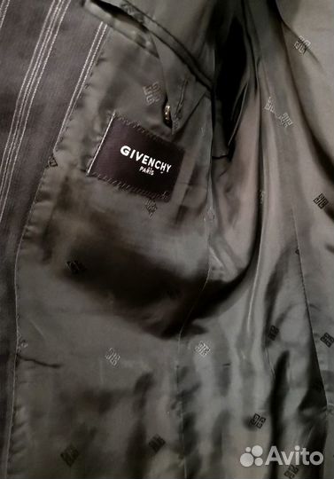 Givenchy. Шерсть. Костюм двойка. Оригинал