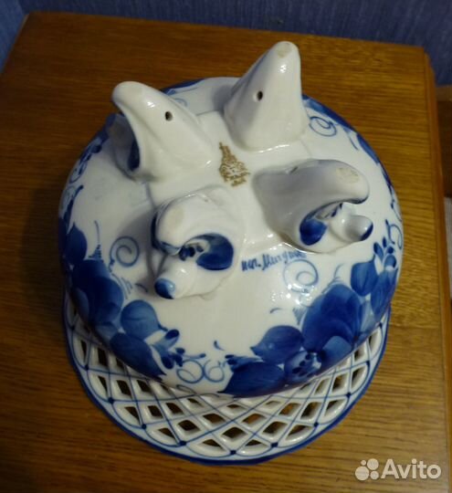 Гжель. Ваза для фруктов ажурная