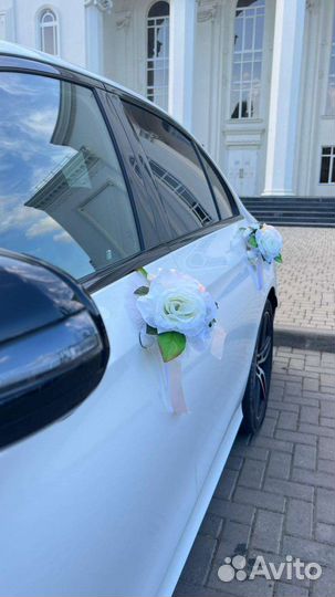 Аренда свадебных украшений на автомобиль