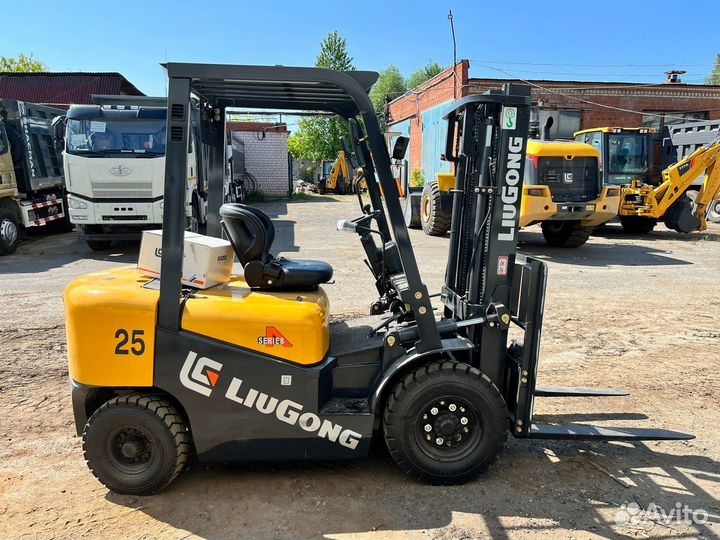 Вилочный погрузчик LiuGong CPCD25, 2023